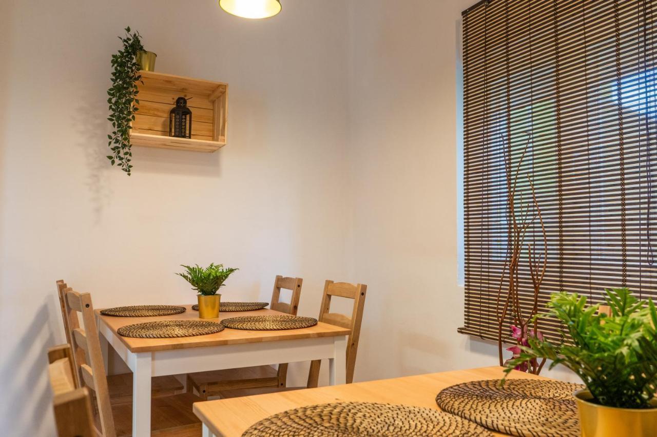 Casa Lopez Bed & Breakfast Aviles Bagian luar foto